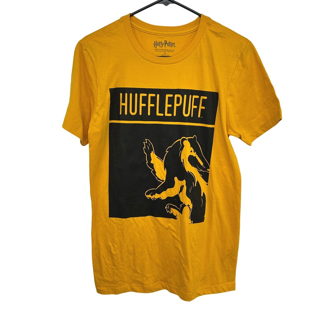 Harry Potter Hufflepuff Graphic Tee S Yellow Hogwarts Wizarding World Shirt